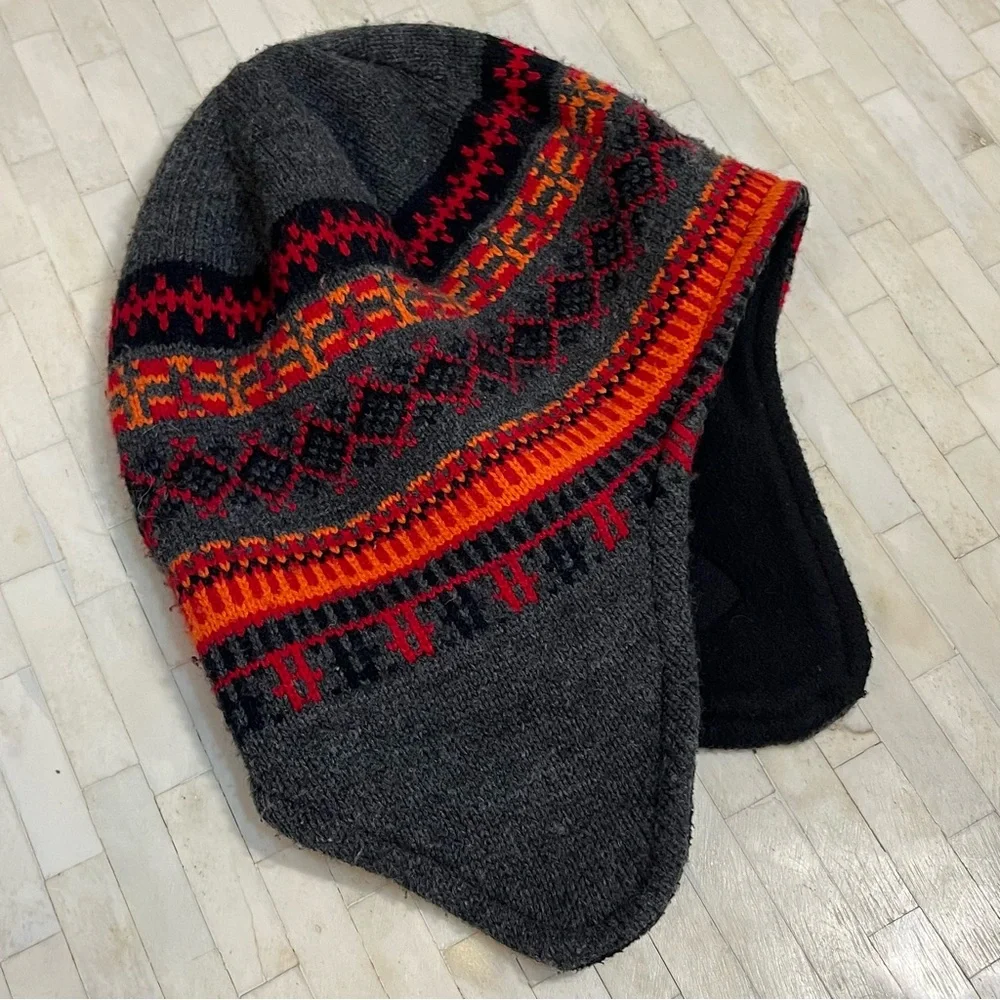 Screamer Kids' Gray and Red Patterned Hat with Ear Flaps